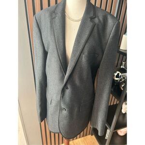 H&M men’s gray blazer with black accent around the collar size 40R